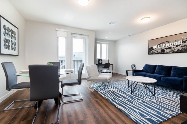 Interior Photo - The Baxter