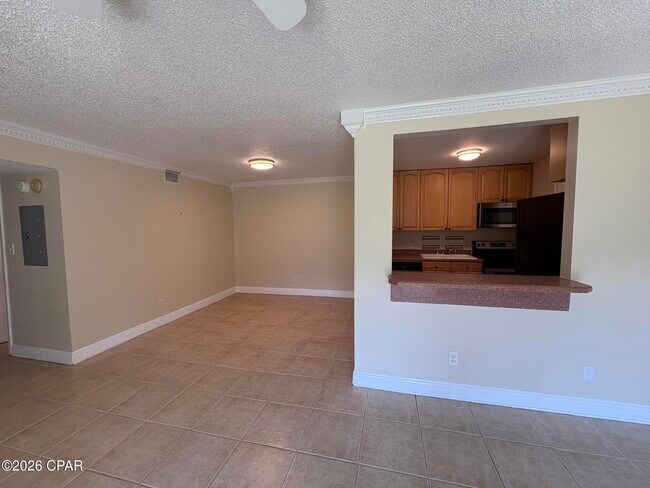 Foto del edificio - 2100 W Beach Dr