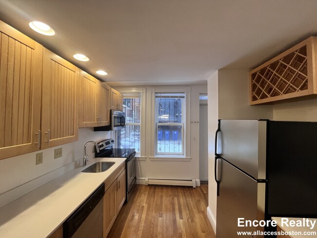 Foto del edificio - 195 Commonwealth Ave