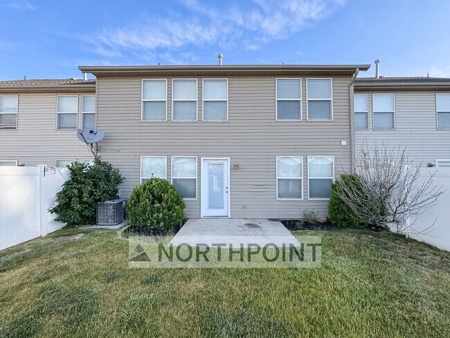Foto del edificio - 3 Bed 2.5 Bath Townhome