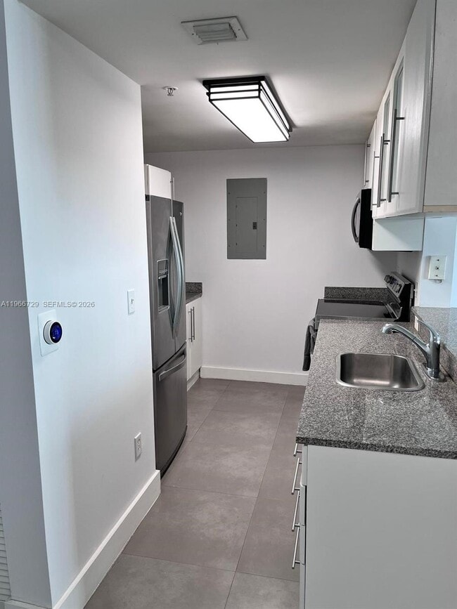 Building Photo - 275 NE 18th St