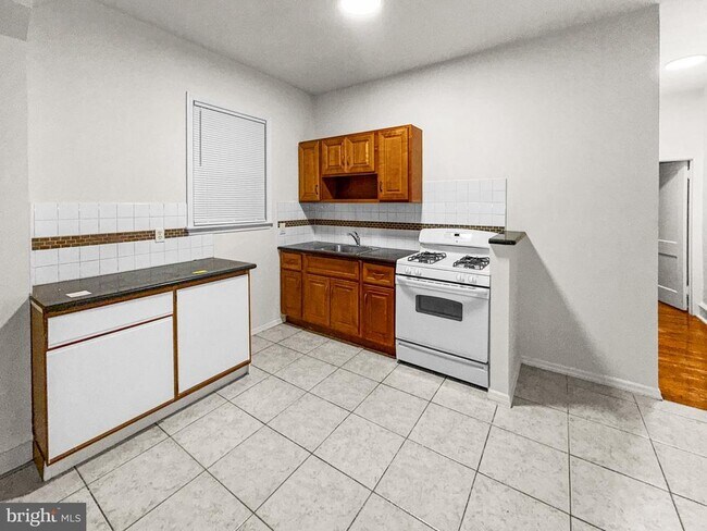 Building Photo - 4832 N Camac St