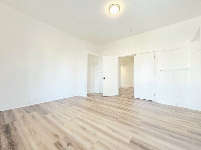 Foto del edificio - 724 W 2nd St