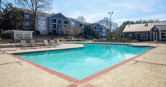 Swimming-Pool-01-Park-at-Athens-Lakeside-Athens-GA-3 - Arches On The Lake Student Living