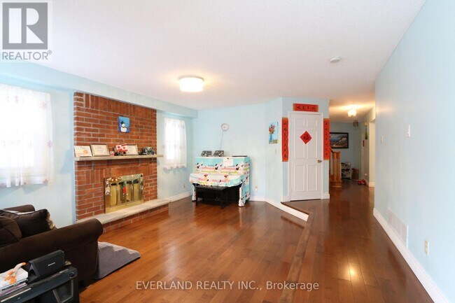 Building Photo - 28 Bauer Crescent