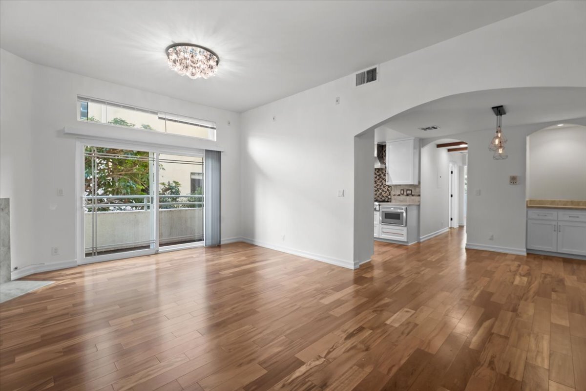 Primary Photo - 2550 S Centinela Ave