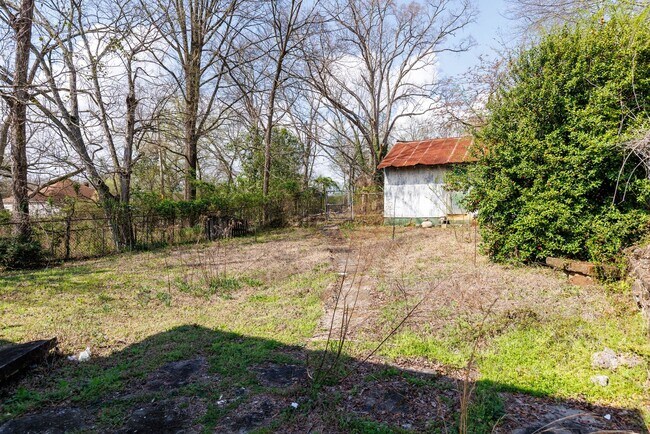 Foto del edificio - 3 Bedroom, 2 Bath in North Pratt