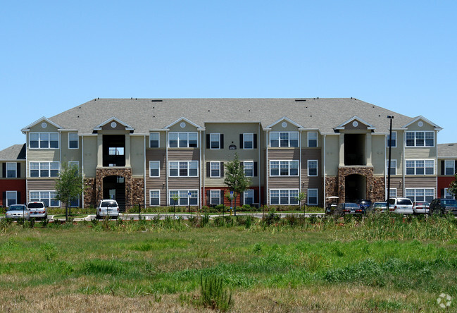 Apartments On Lee Vista