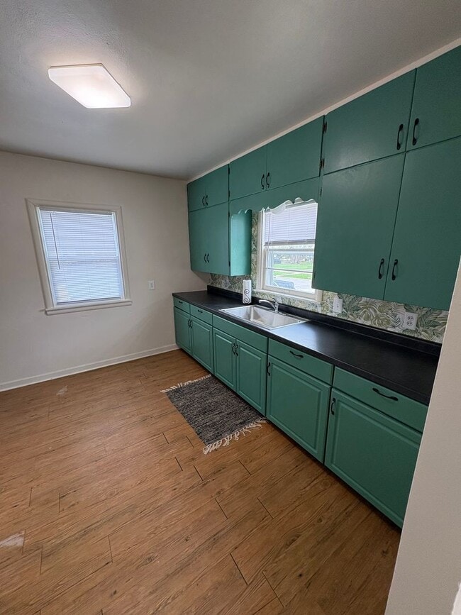 Building Photo - 3bd 2ba