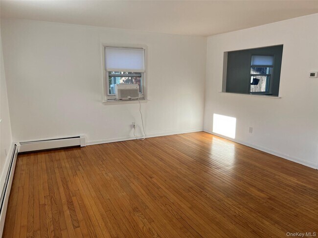 Building Photo - 58 S Stone Ave