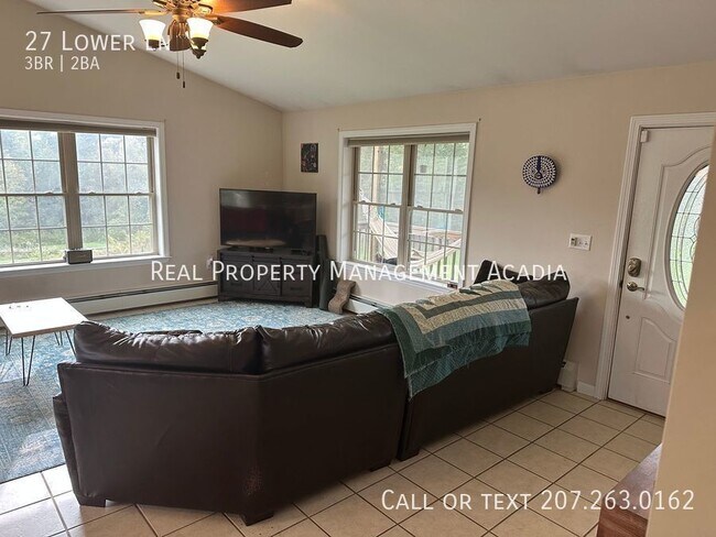 Foto del edificio - Spacious Country Setting Home with Lots of...