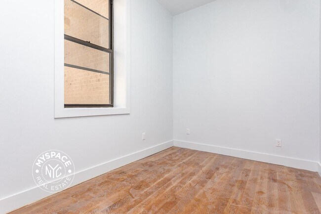 Foto del edificio - 1337 Gates Ave