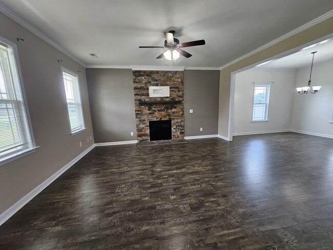 Building Photo - 303 Weeping Willow Dr