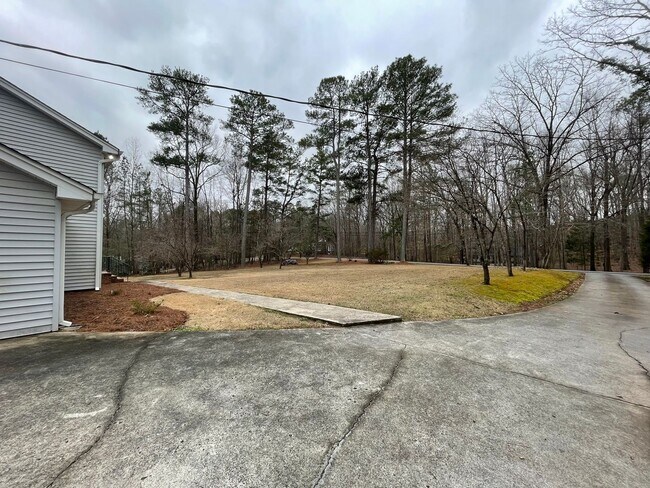 Building Photo - Executive Rental in Horseleg Creek- $3,295