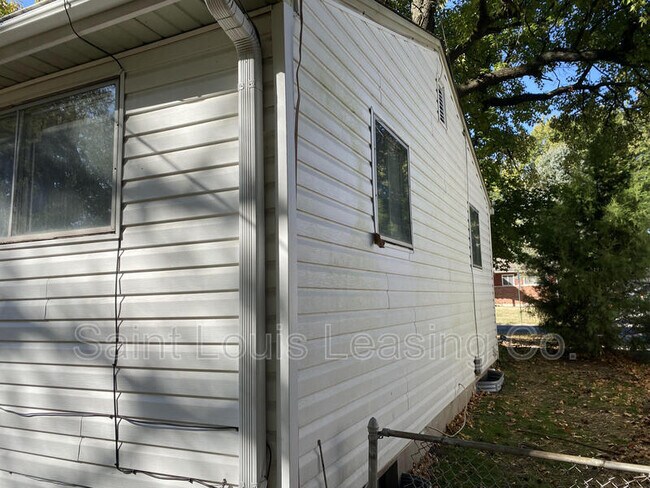 Foto del edificio - 190 Lynn Meadows Ln