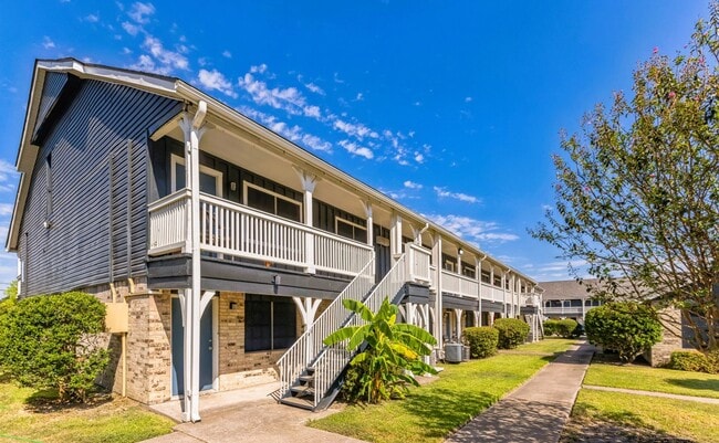 Building Photo - Sussex Manor Apartments