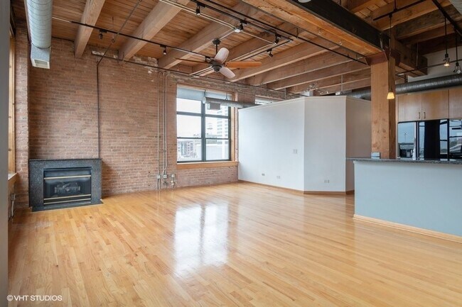 Building Photo - 701 W Jackson Blvd