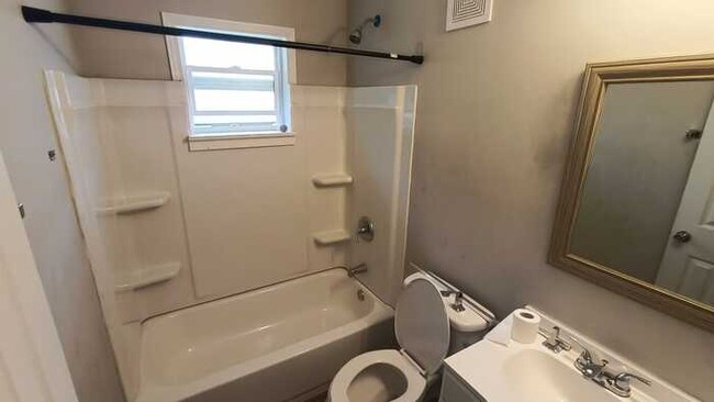 Building Photo - 5859 Lone Oak Dr SW