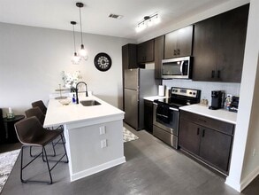 Building Photo - 2505 Thornton Rd