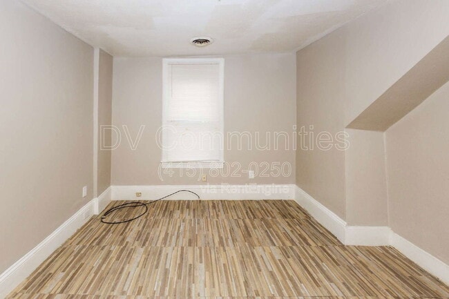 Foto del edificio - 3926 Woodbridge Ave