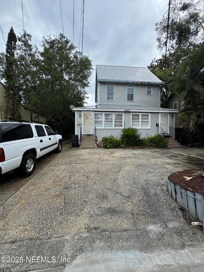 Building Photo - 1604 Cherry St