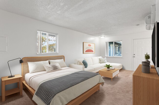 Building Photo - Garden Villa