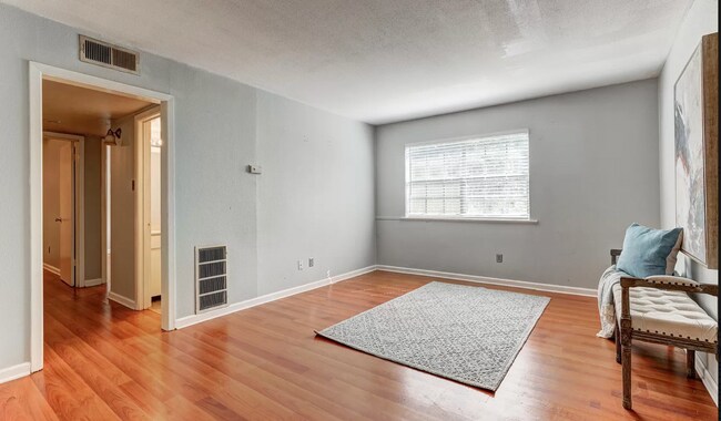 Foto del edificio - 3121 Johnston St