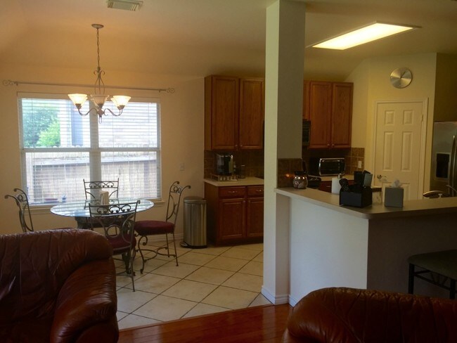Building Photo - 11021 Mint Julep Dr