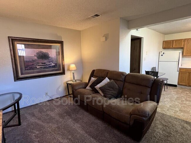 Foto del edificio - 3305 Frontier St