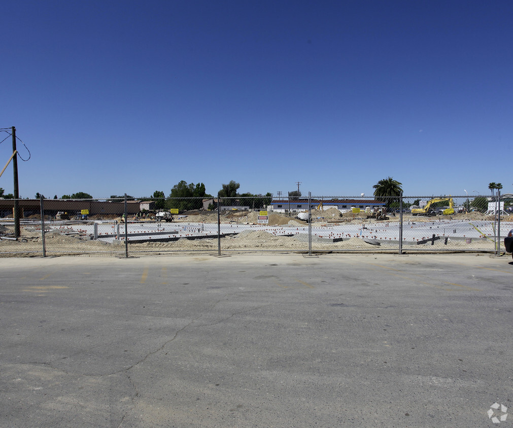 Primary Photo - Foothill Farms Senior Apartments