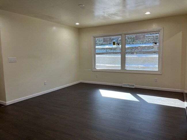Building Photo - 1643 Arlington Ave