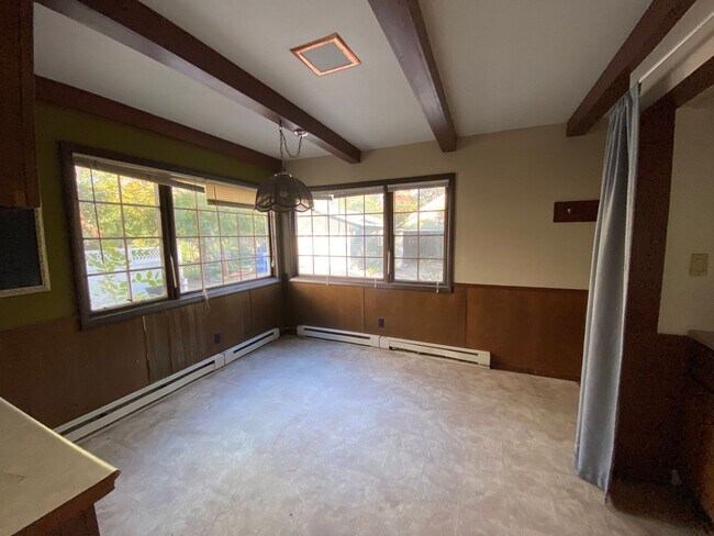 Foto del edificio - Spacious 5 Bedroom Home Near NDSU