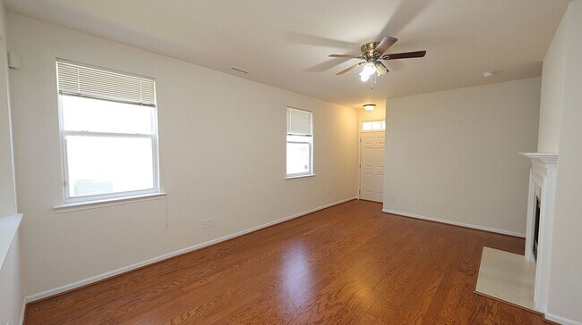 Building Photo - Spacious Home in Superb Cary Location *Amb...