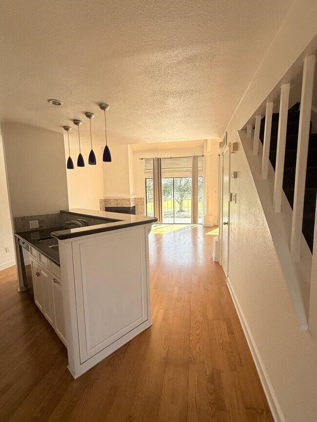 Foto del edificio - 8287 Sands Point Dr