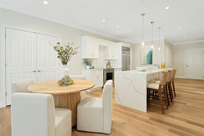 Foto del edificio - 340 Heights Rd