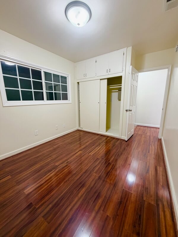 Foto del edificio - 1 La Presa Ave