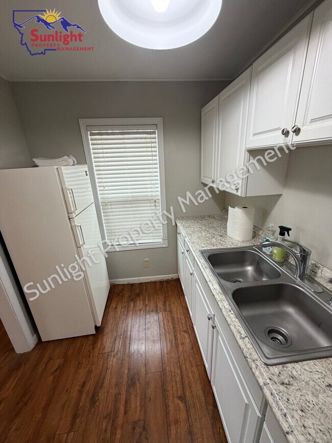 Foto del edificio - 305 N 5th Ave