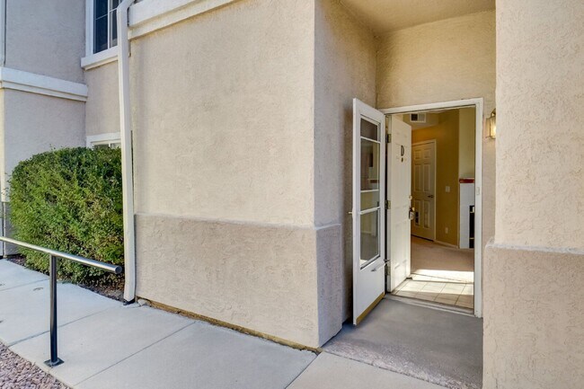 Foto del edificio - 3855 Strawberry Field Grove