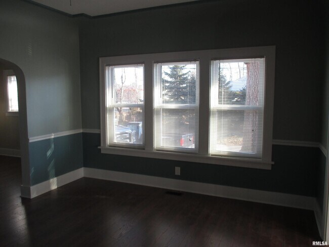 Foto del edificio - 1745 W Locust St