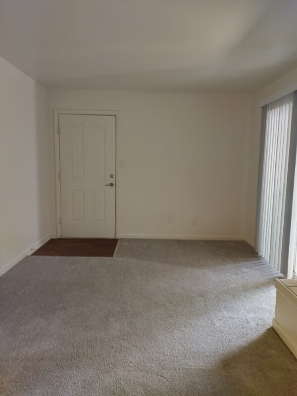 Primary Photo - 600 Reusens Rd