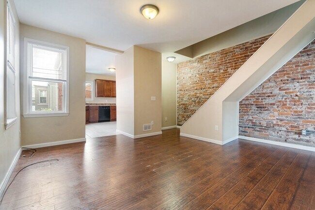 Building Photo - 2-bedroom, 1-bathroom house of Southside F...