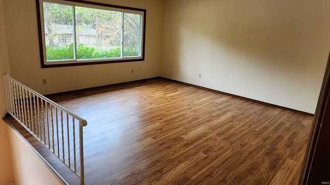 Foto del edificio - 708 E Eddington Ct
