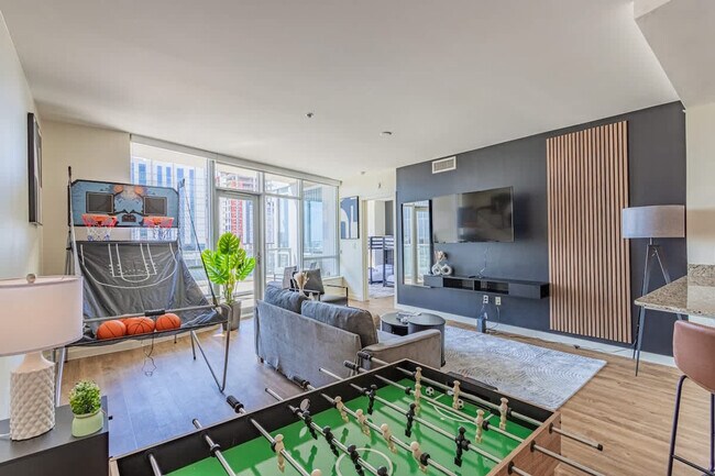 Building Photo - 44 W Monroe St