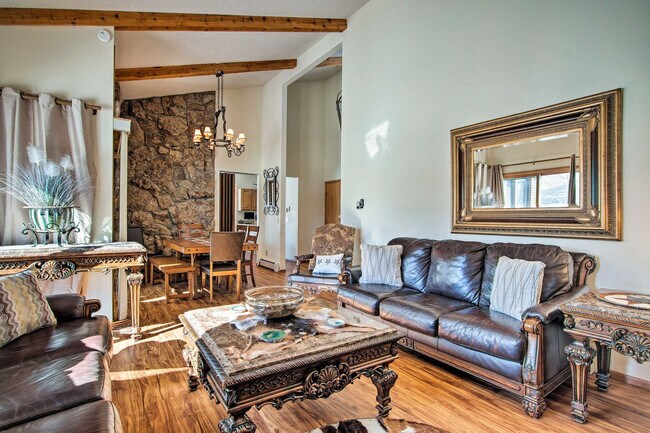 Building Photo - 1740 High Pine Dr
