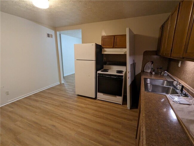 Foto del edificio - 814 N McDonough St