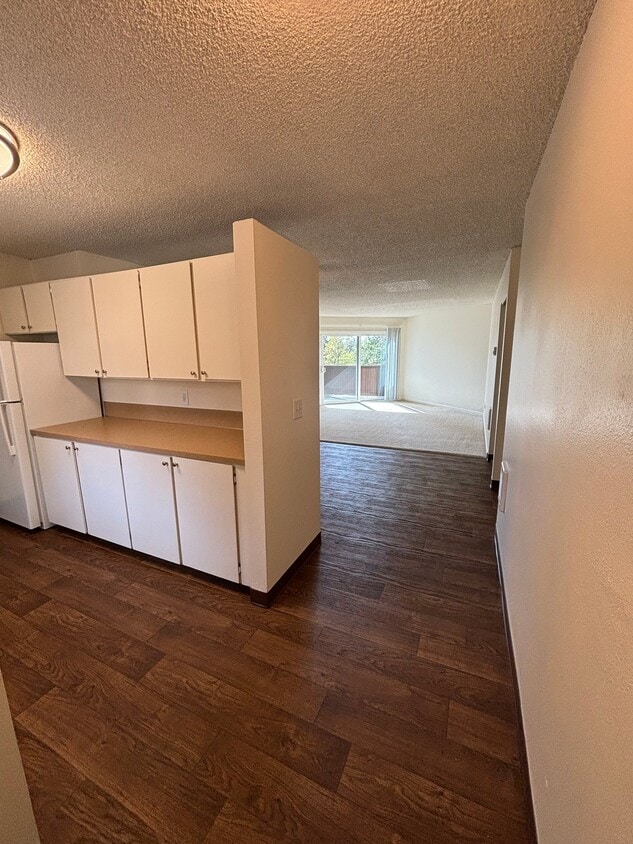 Photo - 8585 SW Canyon Ln (Portland, OR)
