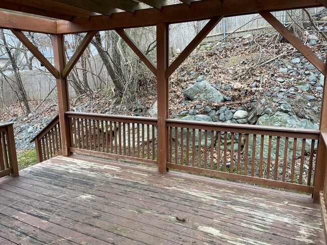 Building Photo - Newly Renovated Single Family House For Rent in Providence!