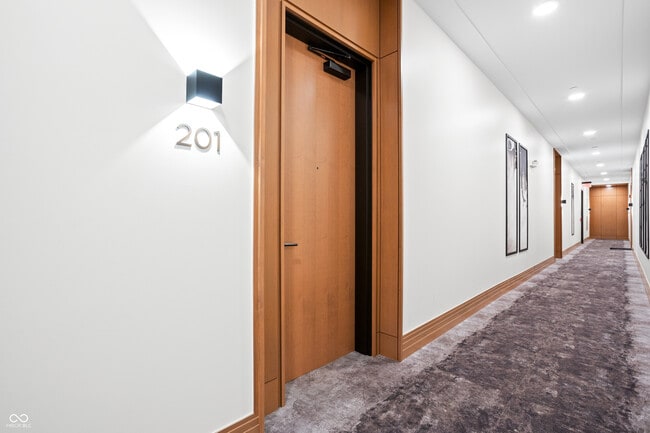 Foto del edificio - 877 N East St