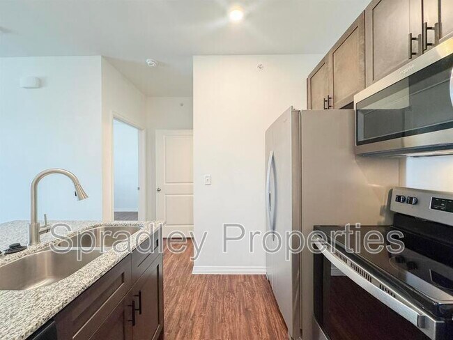 Building Photo - 1124 W Ave O
