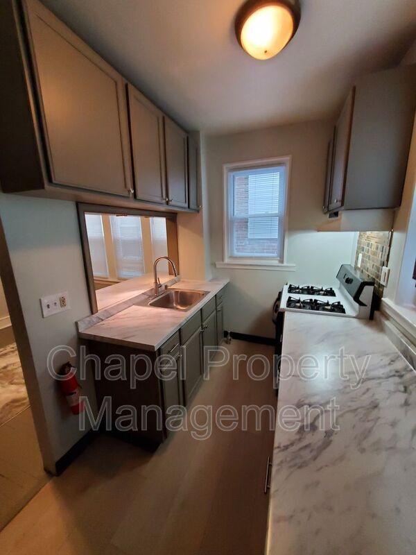 Foto del edificio - 6135 Jefferson St